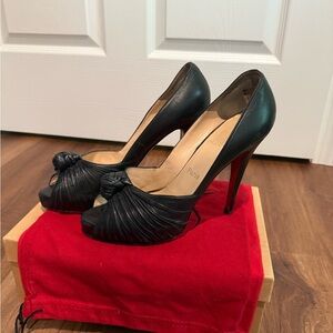 Christian Louboutin BLACK PEEP TOE Heels 39
